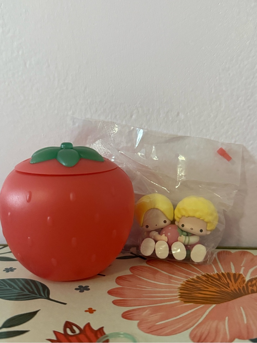 NWT Sanrio Patty and Jimmy with Strawberry Case figurine
